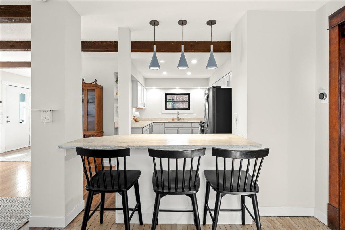 Bar top seating