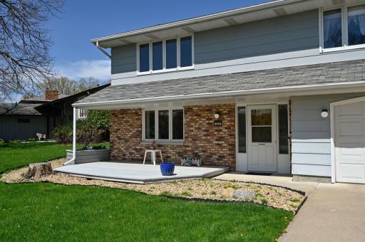 Nice covered front deck overlooking the park