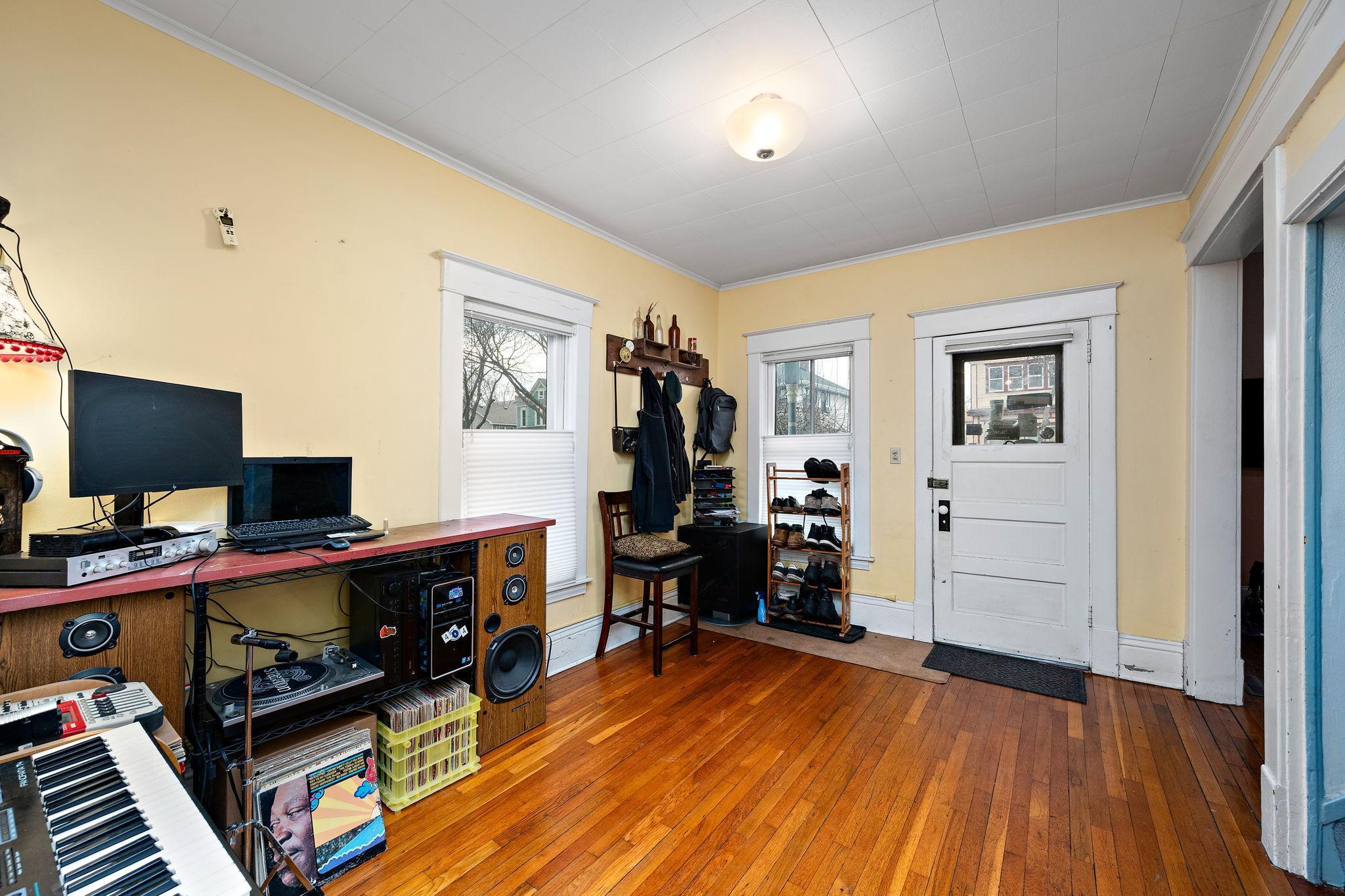 2523 16th Ave S, Minneapolis, MN 55404-2.jpg