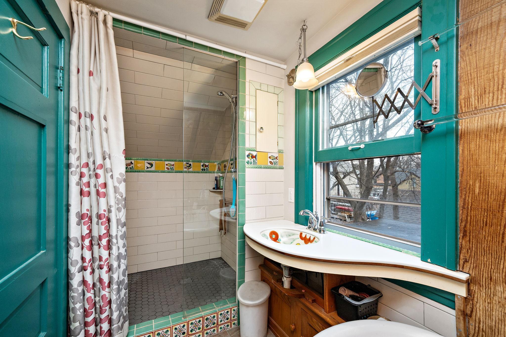 2523 16th Ave S, Minneapolis, MN 55404-15.jpg