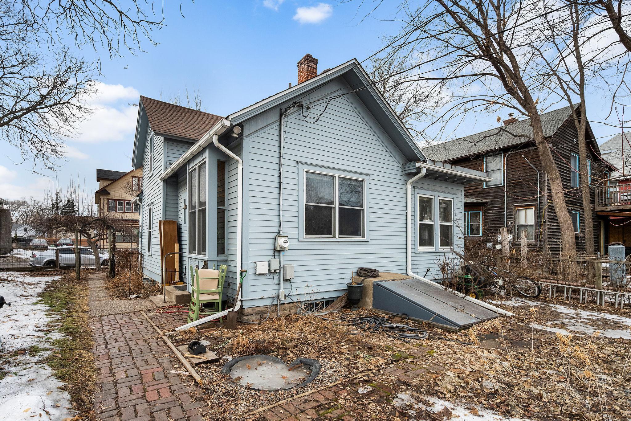 2523 16th Ave S, Minneapolis, MN 55404-18.jpg