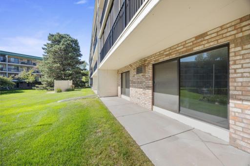 10411 Cedar Lake Road, 213, Hopkins, MN 55305