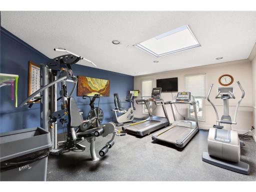 10411 Cedar Lake Road, 213, Hopkins, MN 55305
