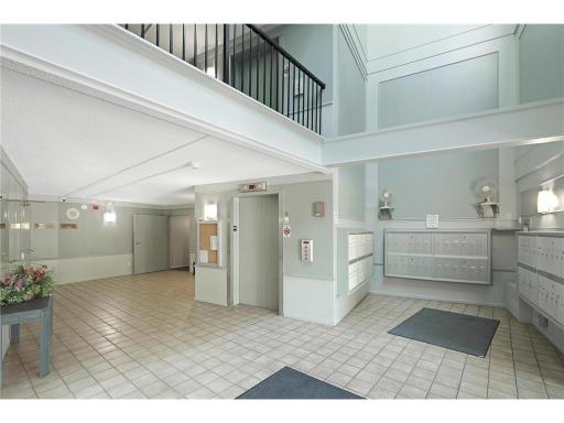10411 Cedar Lake Road, 213, Hopkins, MN 55305