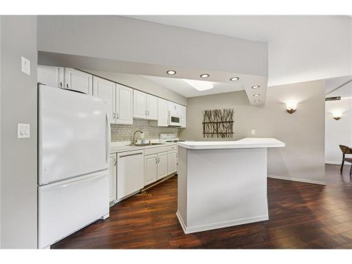 10411 Cedar Lake Road, 213, Hopkins, MN 55305