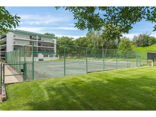 10411 Cedar Lake Road, 213, Hopkins, MN 55305