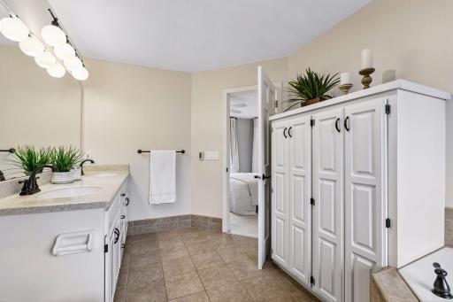 2301 Platwood Road, Hopkins, MN 55305
