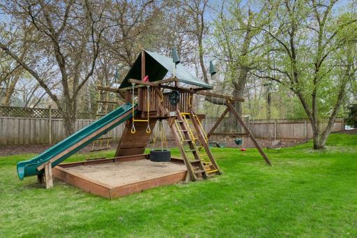 2301 Platwood Road, Hopkins, MN 55305