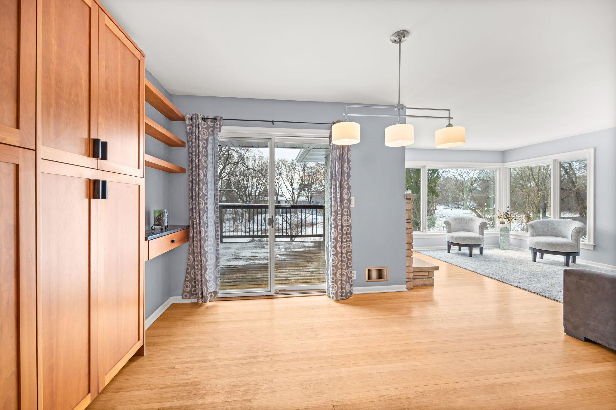 Seamless open flow from kitchen to dining and living spaces. And so much natural light.