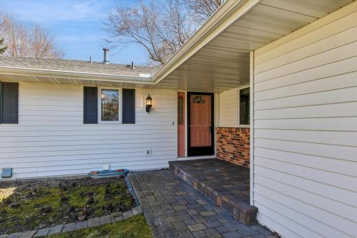 2201 Tamarack Lane, Burnsville, MN 55337
