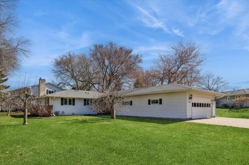 2201 Tamarack Lane, Burnsville, MN 55337