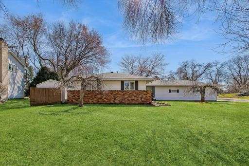 2201 Tamarack Lane, Burnsville, MN 55337