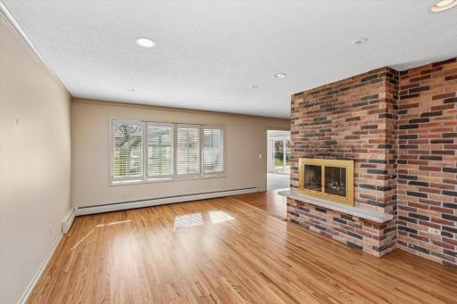 2201 Tamarack Lane, Burnsville, MN 55337