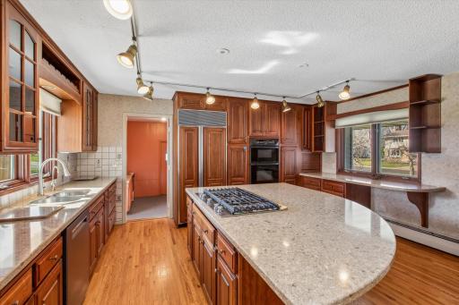 2201 Tamarack Lane, Burnsville, MN 55337