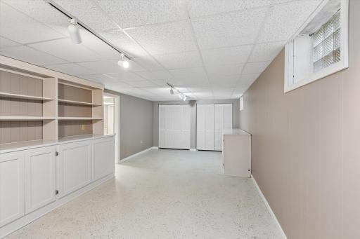 2201 Tamarack Lane, Burnsville, MN 55337