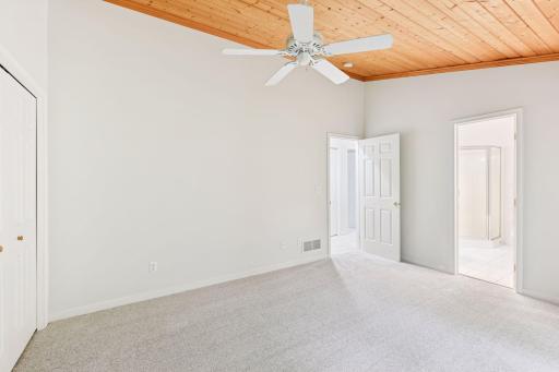 204 Central Avenue S, Wayzata, MN 55391
