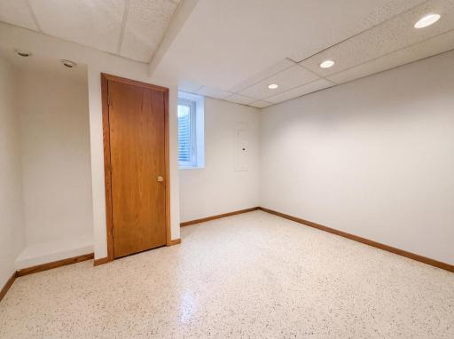 18817 Kenwood Trail, Lakeville, MN 55044