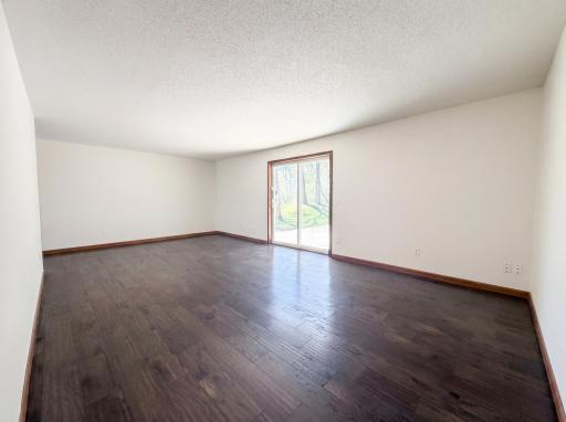 18817 Kenwood Trail, Lakeville, MN 55044