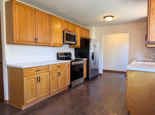 18817 Kenwood Trail, Lakeville, MN 55044