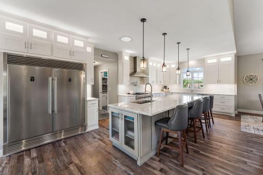 Enjoy this large center island for entertaining guests!