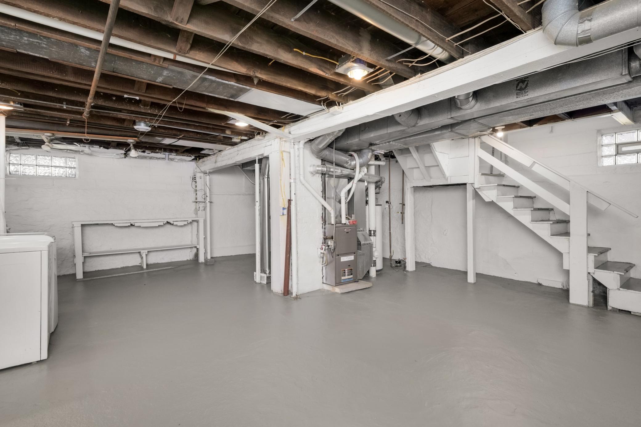 Clean and ready for your ideas!