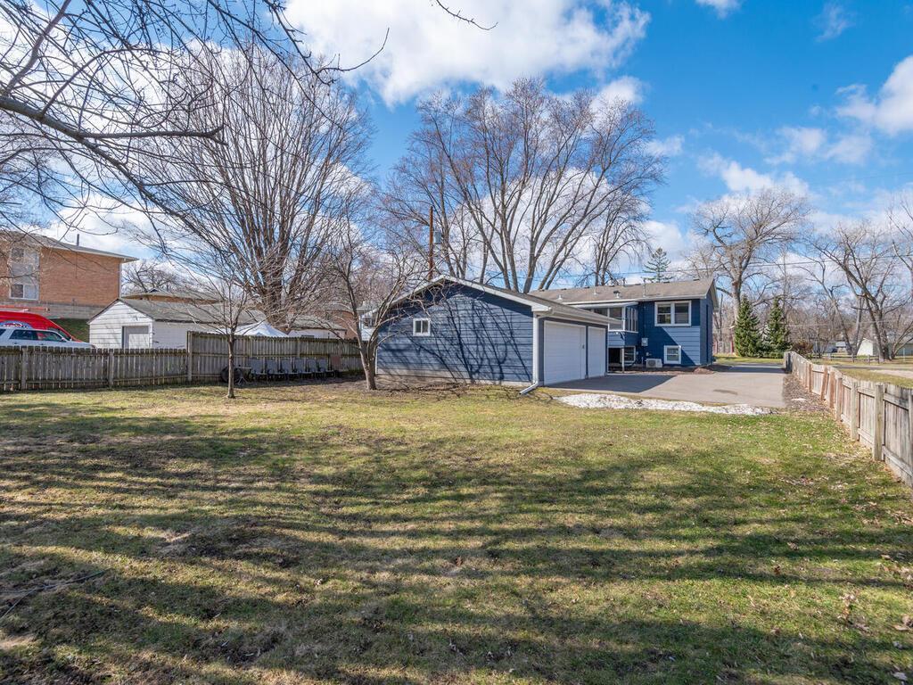 Double lot provide big yard