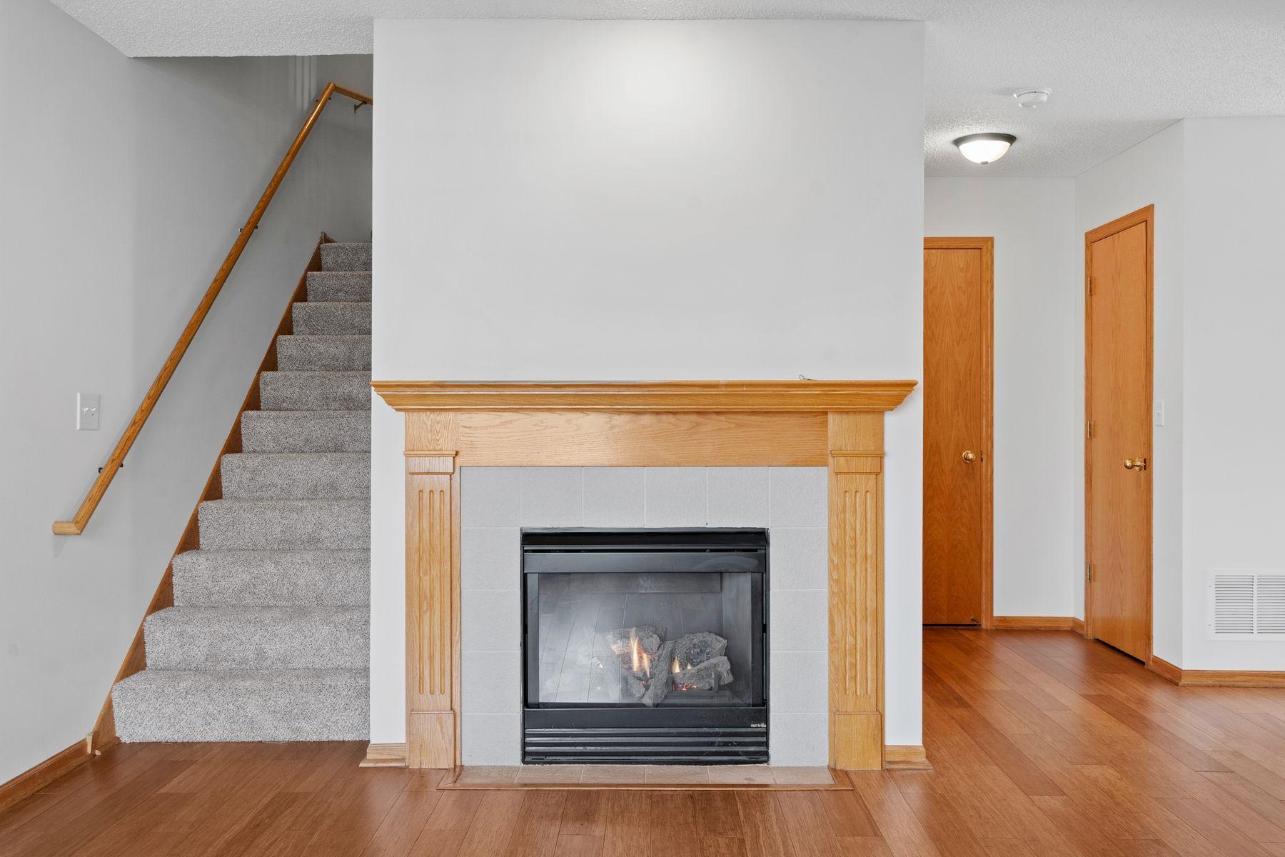 Gas fireplace