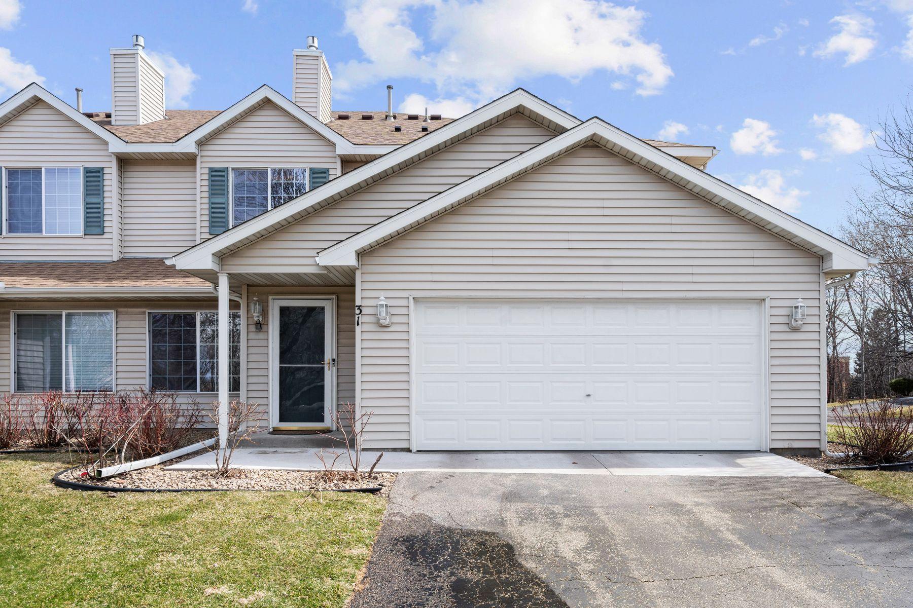 Located on quiet cul de sac. New roof within last few years. Well maintained by HOA