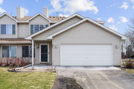 Located on quiet cul-de-sac. New roof within last few years. Well maintained by HOA