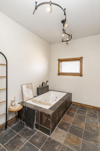605 Ingalls Avenue, Hope, ND 58046