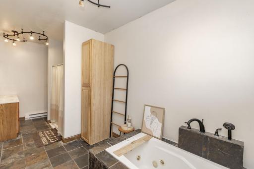 605 Ingalls Avenue, Hope, ND 58046
