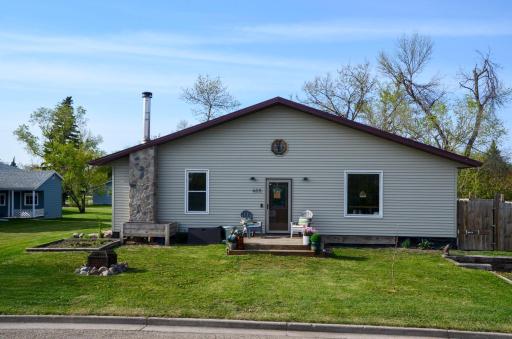 605 Ingalls Avenue, Hope, ND 58046
