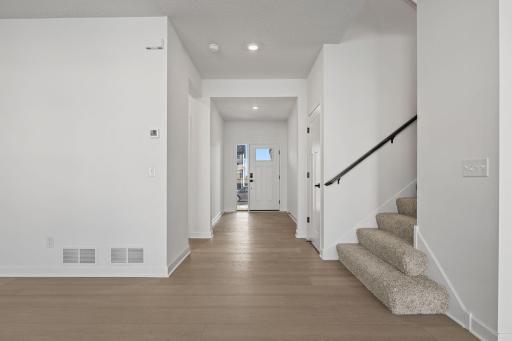 8866 Periwinkle Boulevard, Woodbury, MN 55129