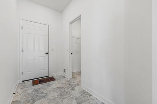 8866 Periwinkle Boulevard, Woodbury, MN 55129