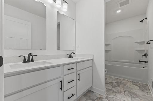 8866 Periwinkle Boulevard, Woodbury, MN 55129