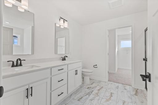 8866 Periwinkle Boulevard, Woodbury, MN 55129