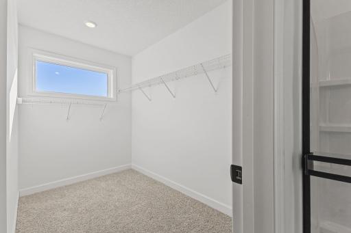 8866 Periwinkle Boulevard, Woodbury, MN 55129