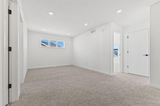 8866 Periwinkle Boulevard, Woodbury, MN 55129