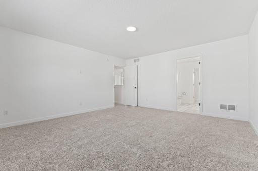 8866 Periwinkle Boulevard, Woodbury, MN 55129