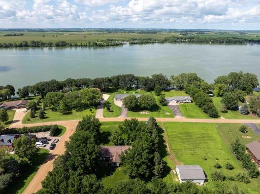 4 S Fox Lake Drive E, Sherburn, MN 56171