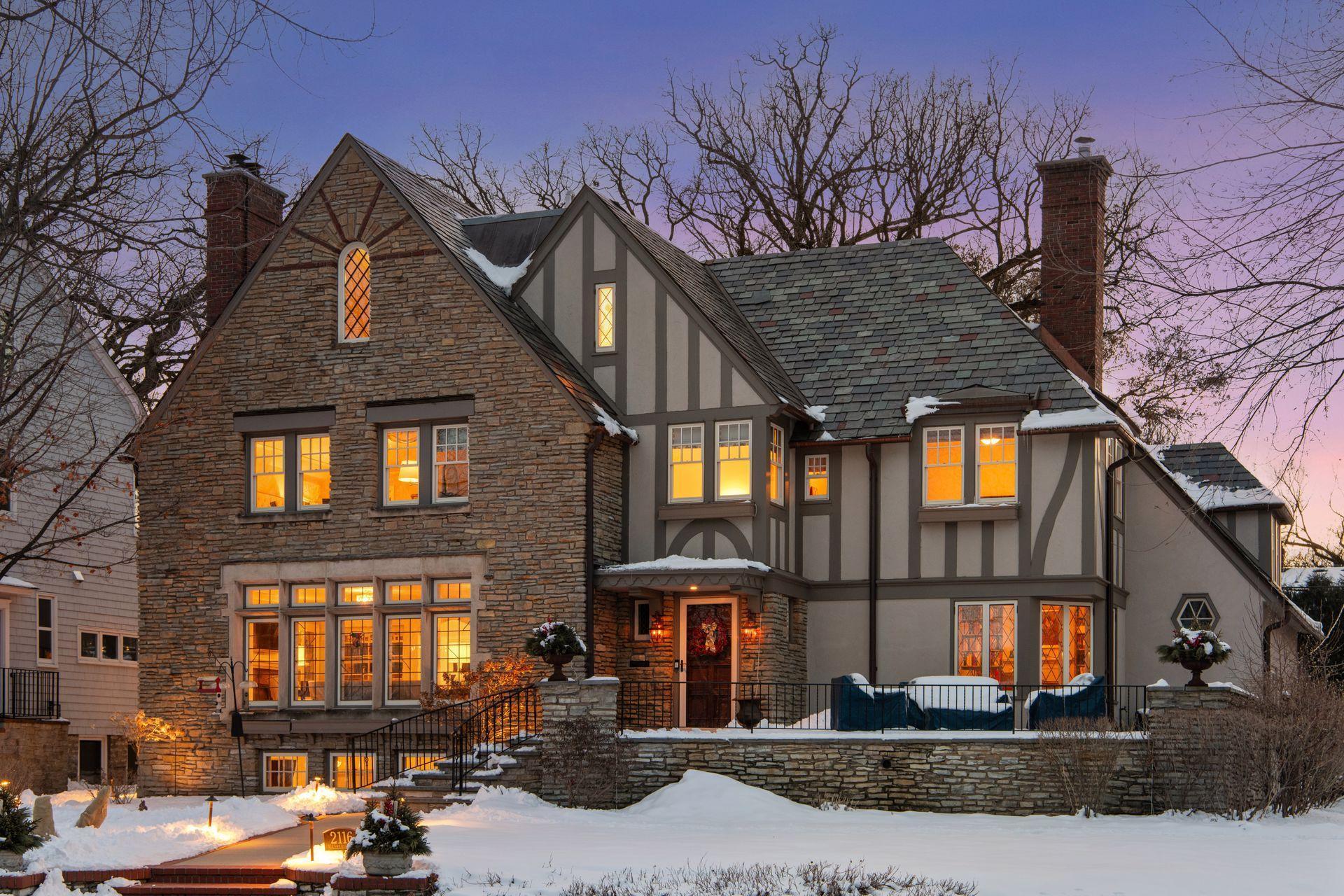 2116 West Lake of the Isles Parkway - Spacecrafting - 0003.jpg