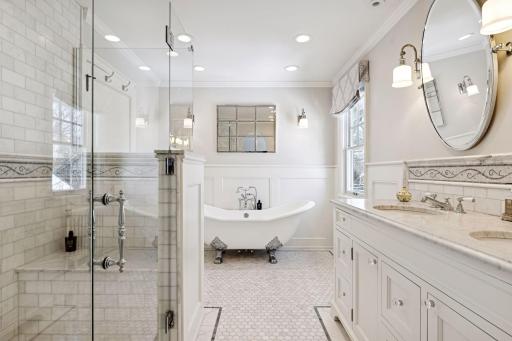 Stunning, spa-inspired bath designed for everyday luxury.