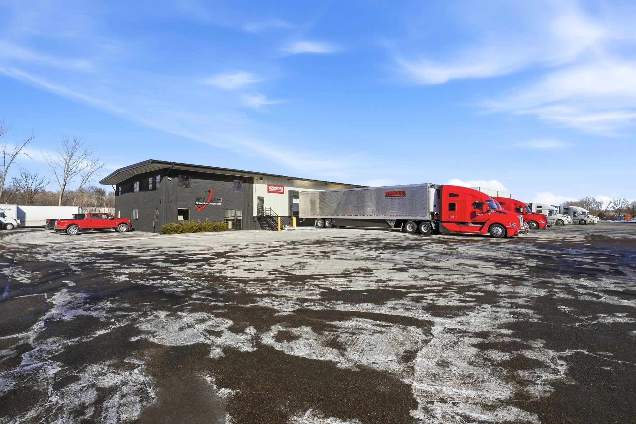 4-web-or-mls-8201 Hickory St NE-4.jpg