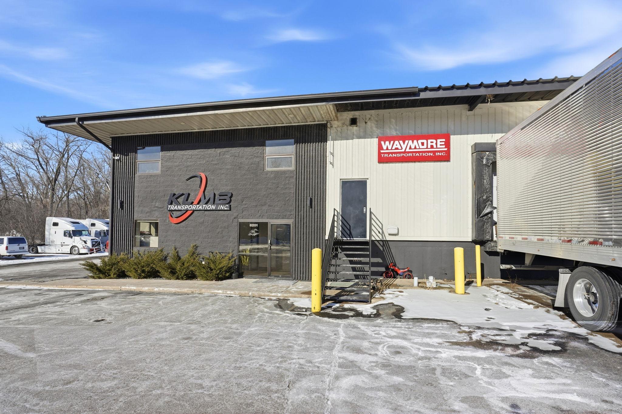 3-web-or-mls-8201 Hickory St NE-3.jpg