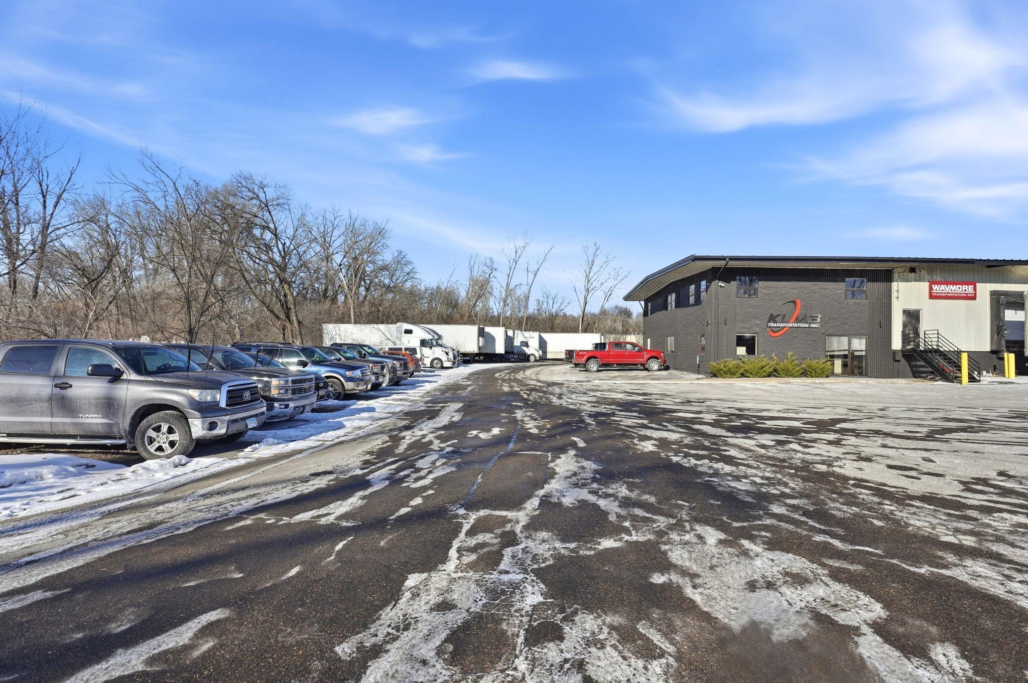 5-web-or-mls-8201 Hickory St NE-5.jpg