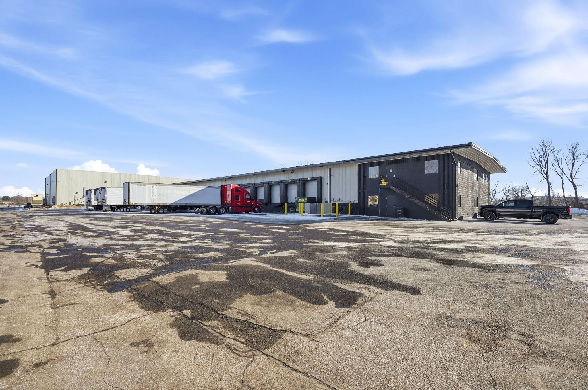 14-web-or-mls-8201 Hickory St NE-14.jpg