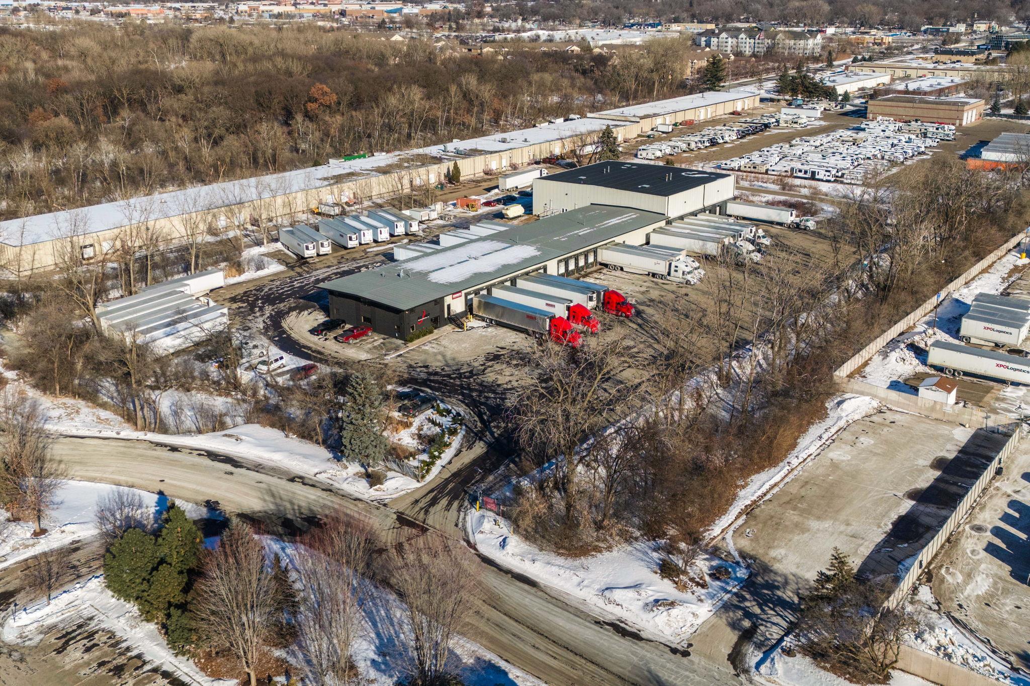 19-web-or-mls-8201 Hickory St NE-19.jpg