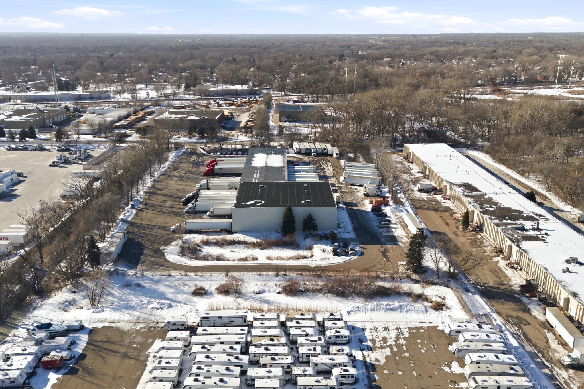 23-web-or-mls-8201 Hickory St NE-23.jpg