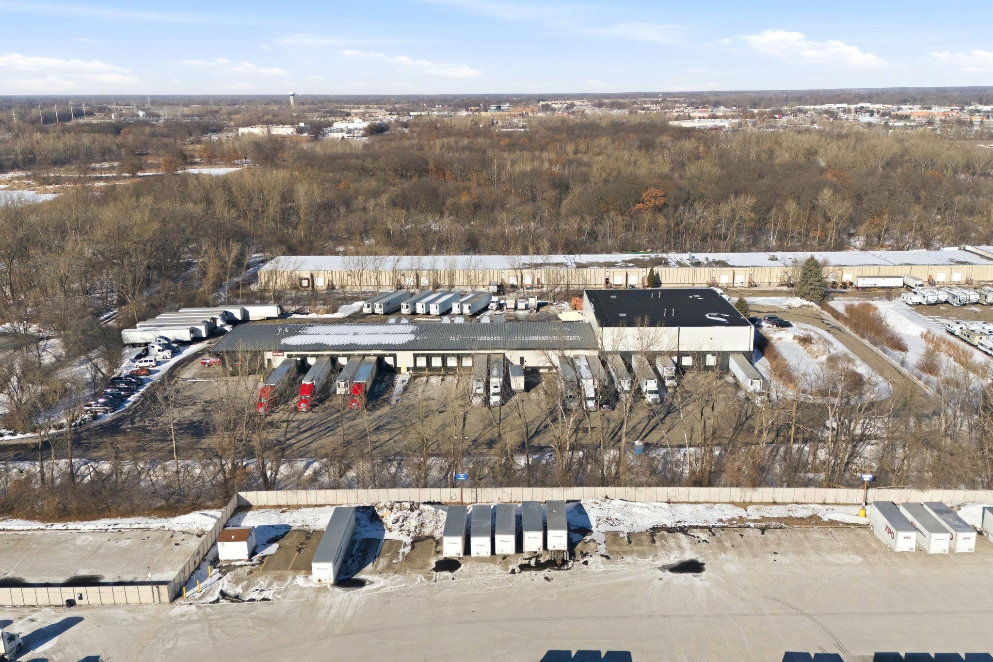 24-web-or-mls-8201 Hickory St NE-24.jpg