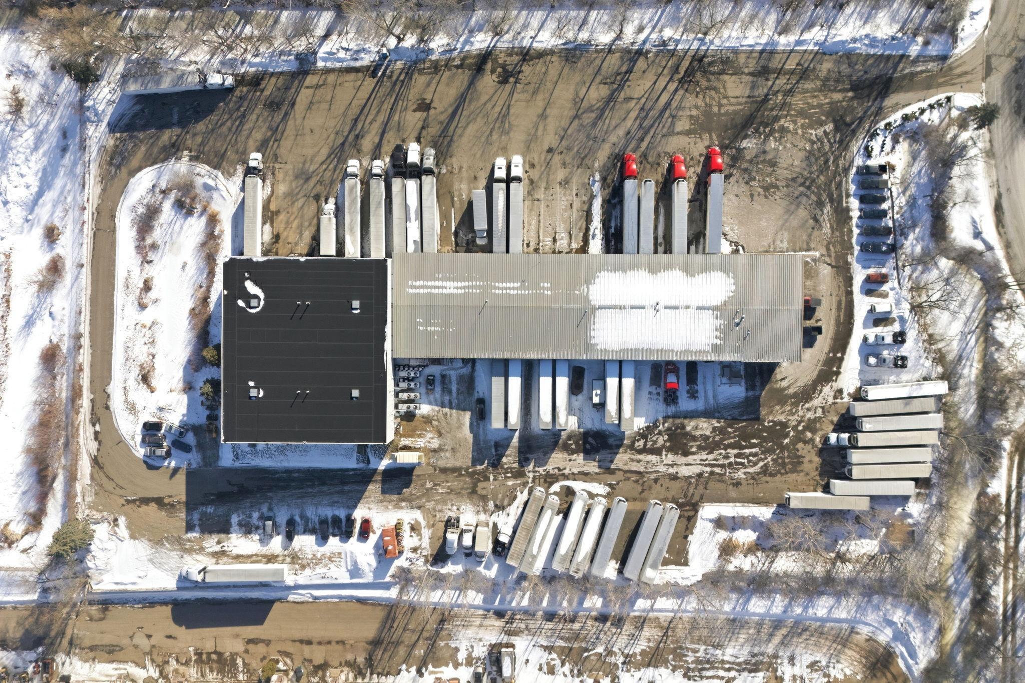 25-web-or-mls-8201 Hickory St NE-25.jpg